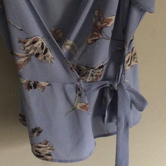 Tops BOGO - Picture 4 of 4